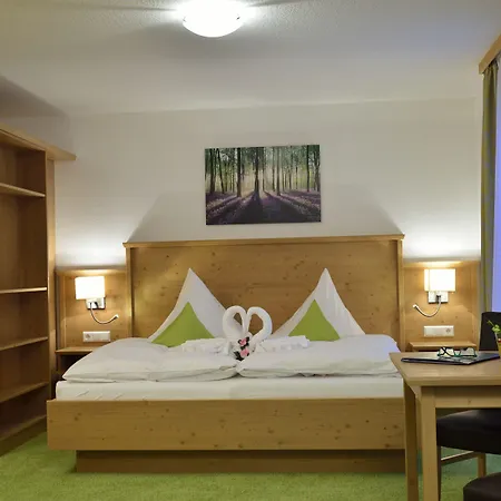 Ξενοδοχείο Burg 4*